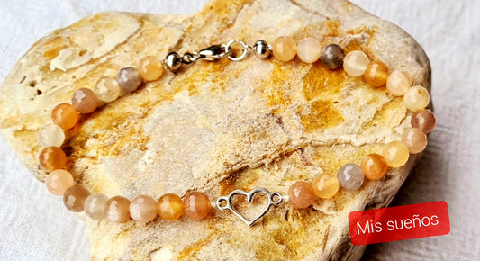 Armband "Mondstein mit Herzverbinder"