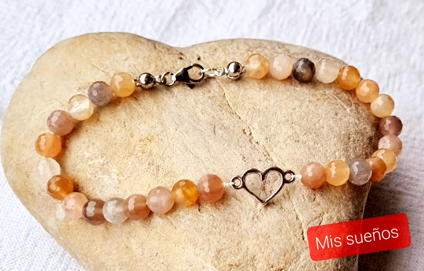 Armband "Mondstein mit Herzverbinder"