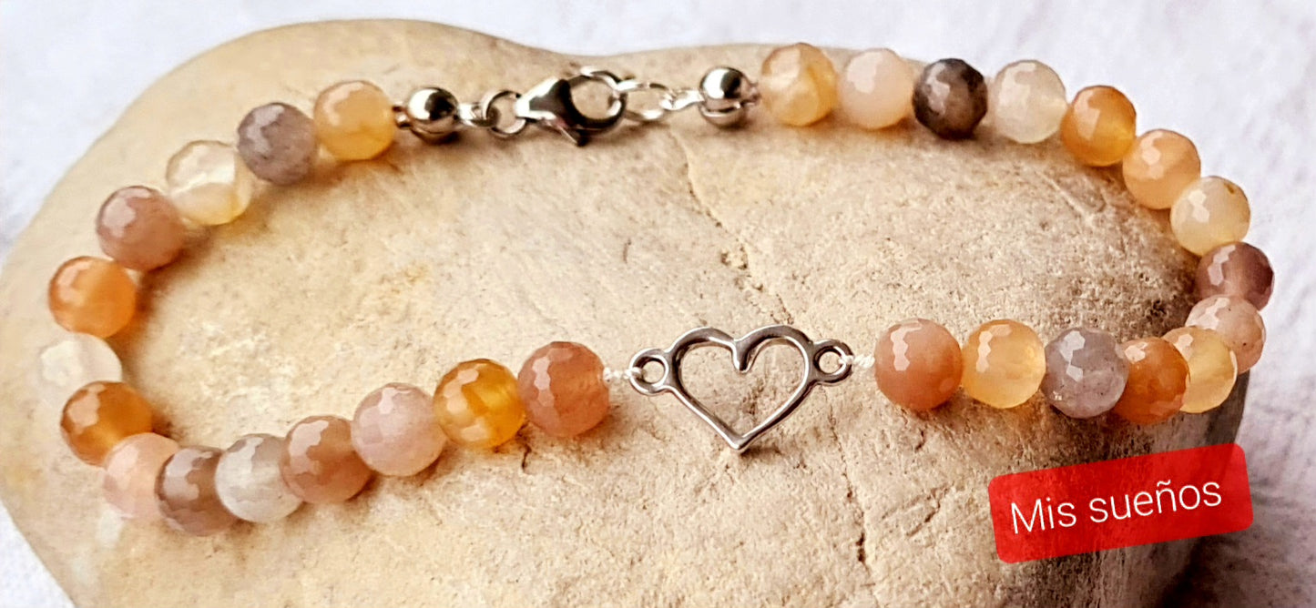Armband "Mondstein mit Herzverbinder"