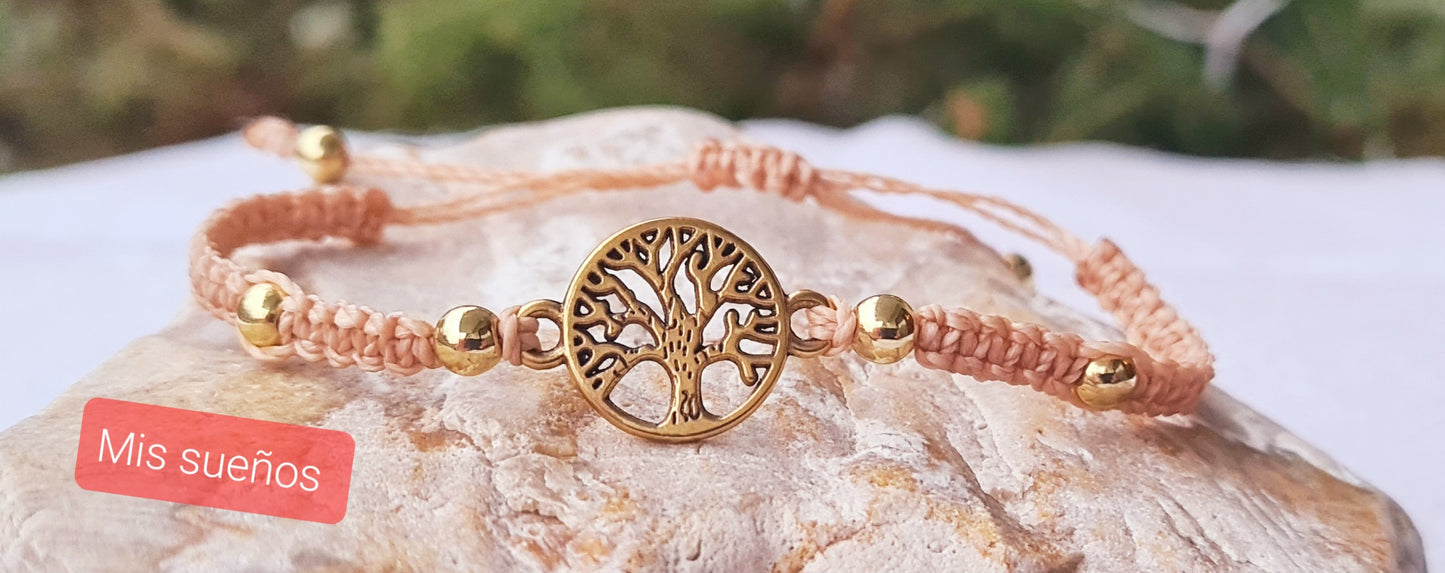 Makramee-Armband mit Lebensbaum