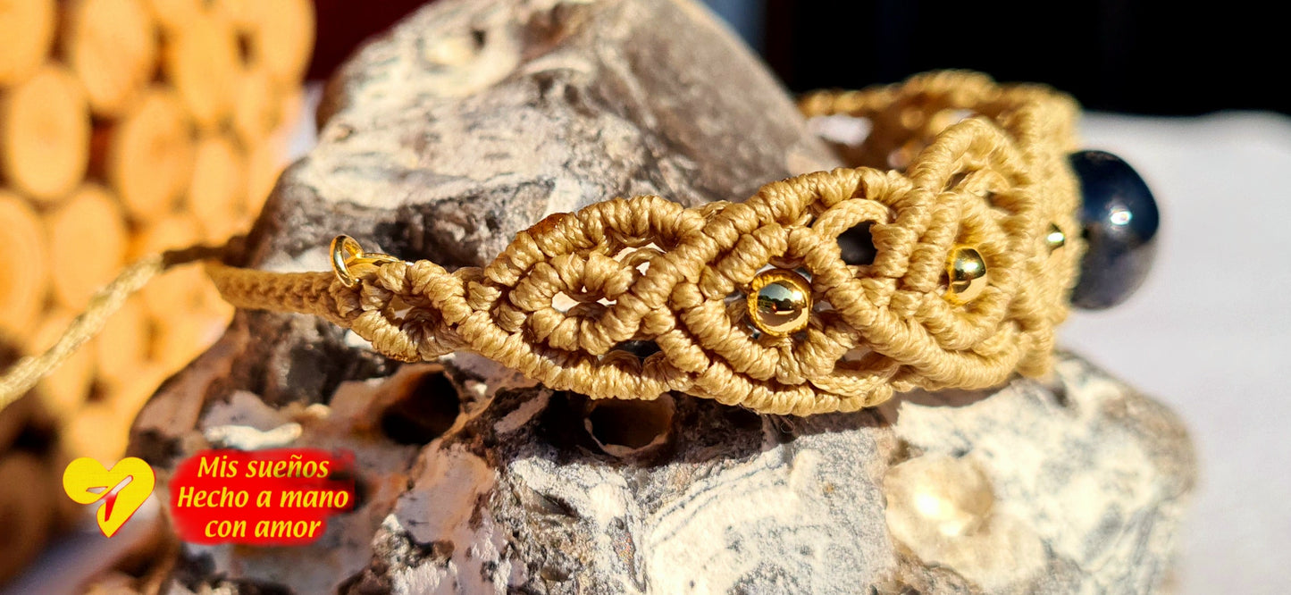 Makramee-Armband m. Geburtsstein (hier ein Beispiel Foto)