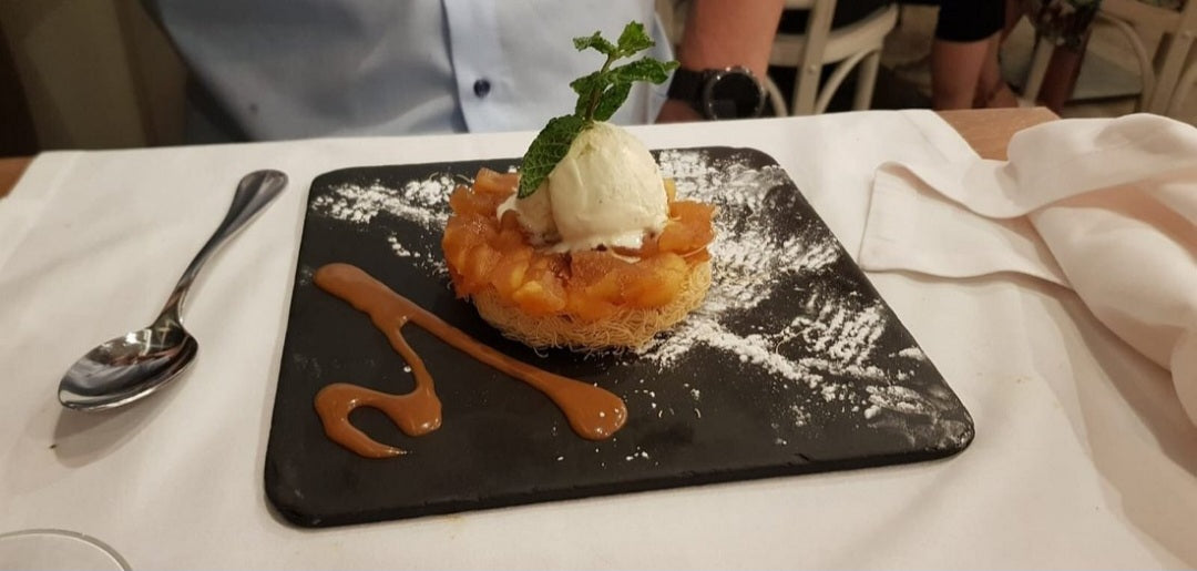 Logo auf Schiefertafel