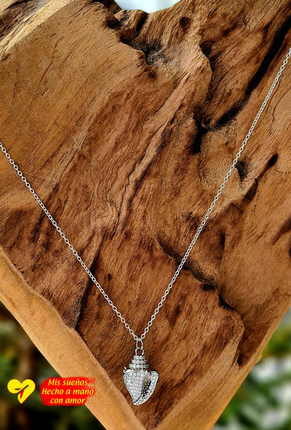 Muschel mit kleinen Zirkonia